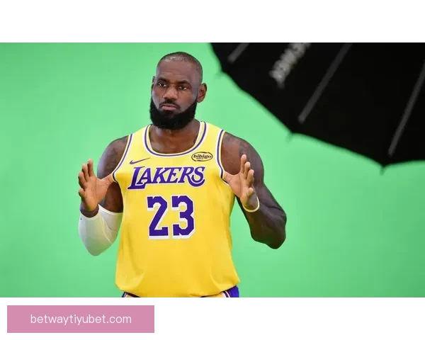 勒布朗41岁逆袭超越极限创纪录 见证顶级自律与不屈精神