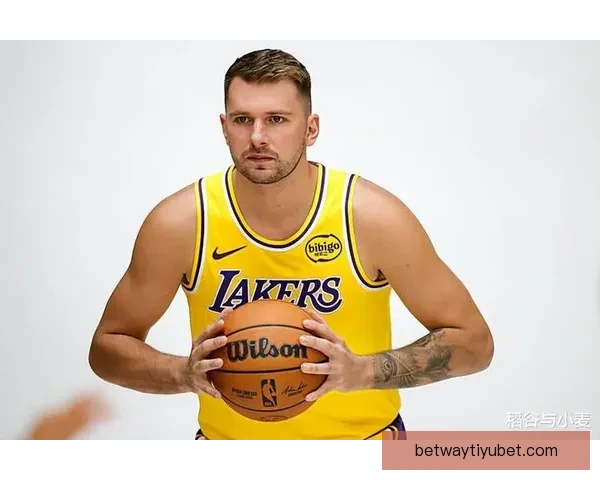 雷迪克赞东契奇本月表现现象级 自谦不配与禅师莱利等名帅比肩