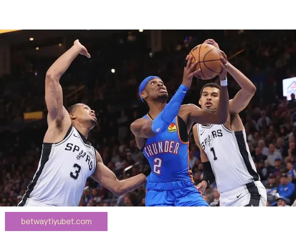 文班41分18篮板3盖帽零失误领衔马刺大胜勇士 卡斯尔15分11板助攻全队